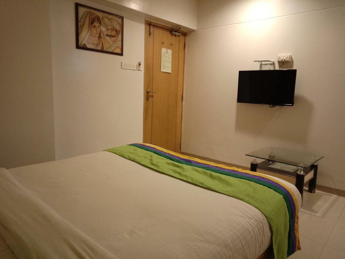 Treebo Trend Hotel Basera Pune Eksteriør billede