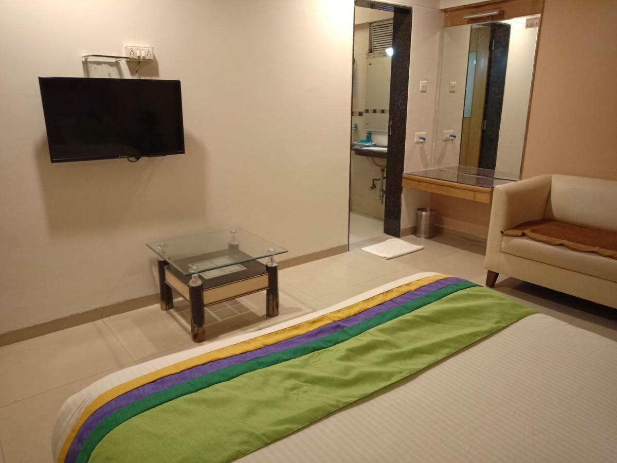 Treebo Trend Hotel Basera Pune Eksteriør billede